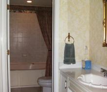 Suite-203-Bathroom